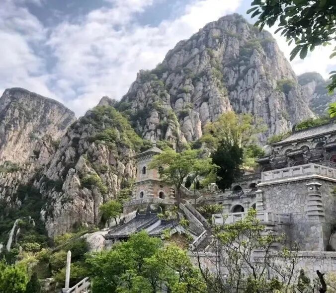 山中五岳之首是指什么_中岳山神是谁_中岳是什么山