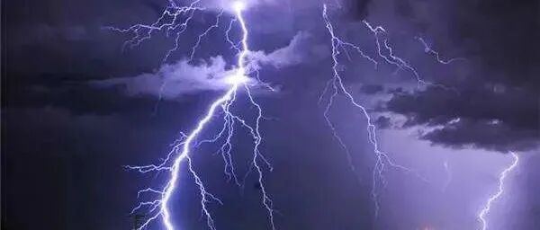 美国多名新冠康复者出现“巨舌症”，病因不明！印度数百民众参加一匹马的葬礼…我国现有疫苗可应对外国变异株