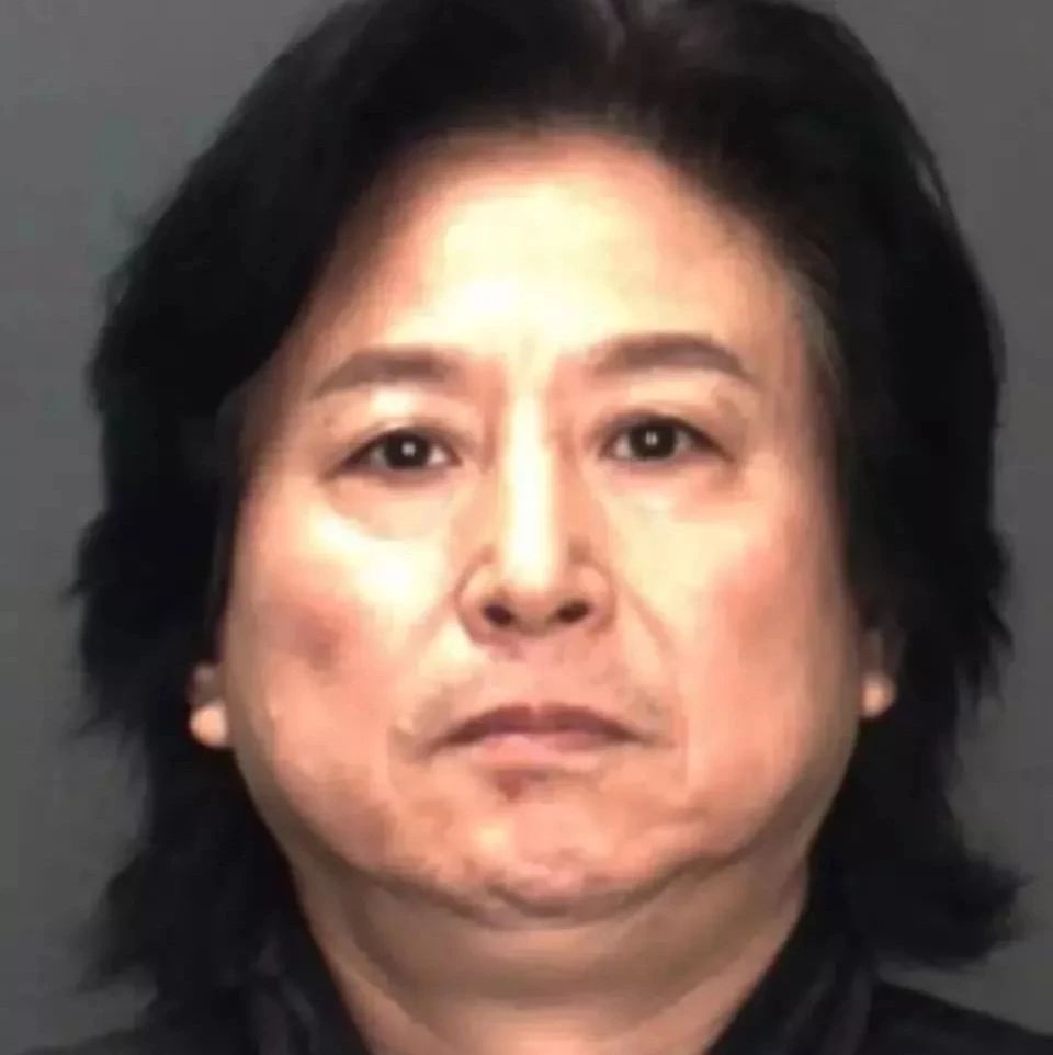 <b>杰出人才绿卡移民美国的著名中国画家杨书泉因儿童色情被FBI抓捕!</b>