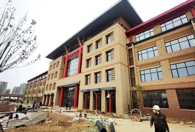 青岛实验初中李沧校区计划五月交付设54个教学班