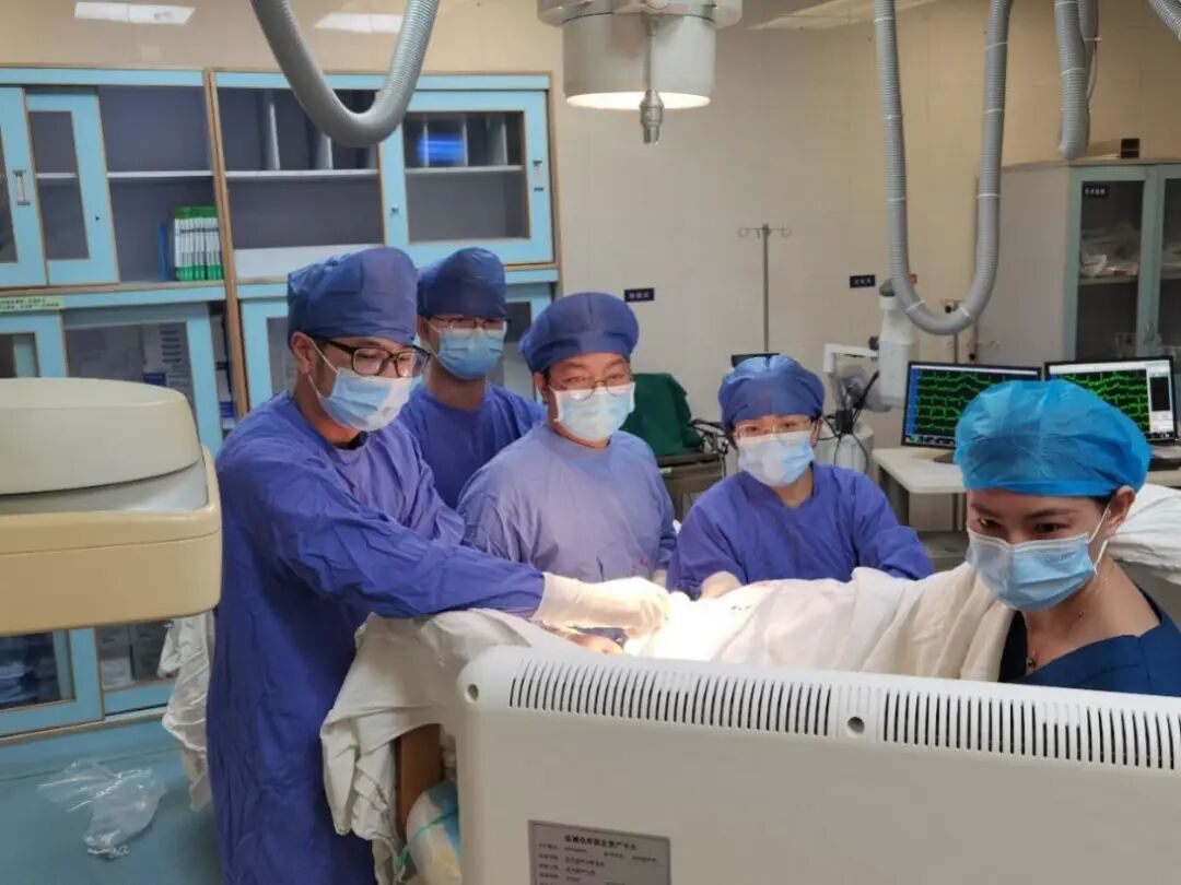 手术电极是什么意思超声引导，东莞市人民医院心内科团队“零射线”植入心系列双腔起搏器_https://www.jmylbn.com_新闻资讯_第8张