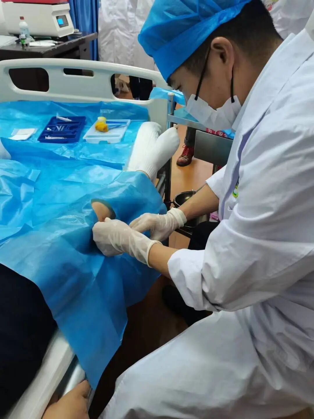 什么是臭氧大自血疗法【新技术】用自己的血救自己，我院针推科开展治疗新技术“臭氧大自血回输治疗术”_https://www.jmylbn.com_新闻资讯_第7张