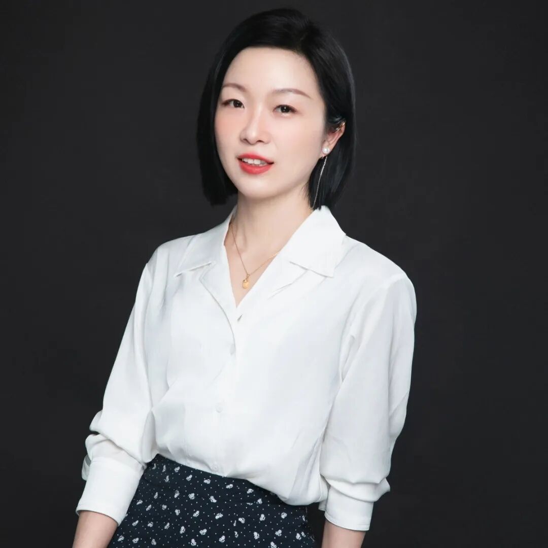 许妍雯.jpg