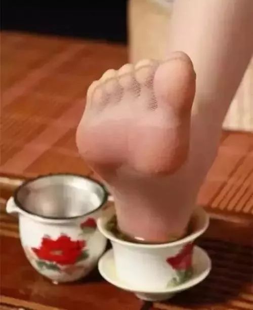 丝袜奶茶再见！现在流行透明奶茶