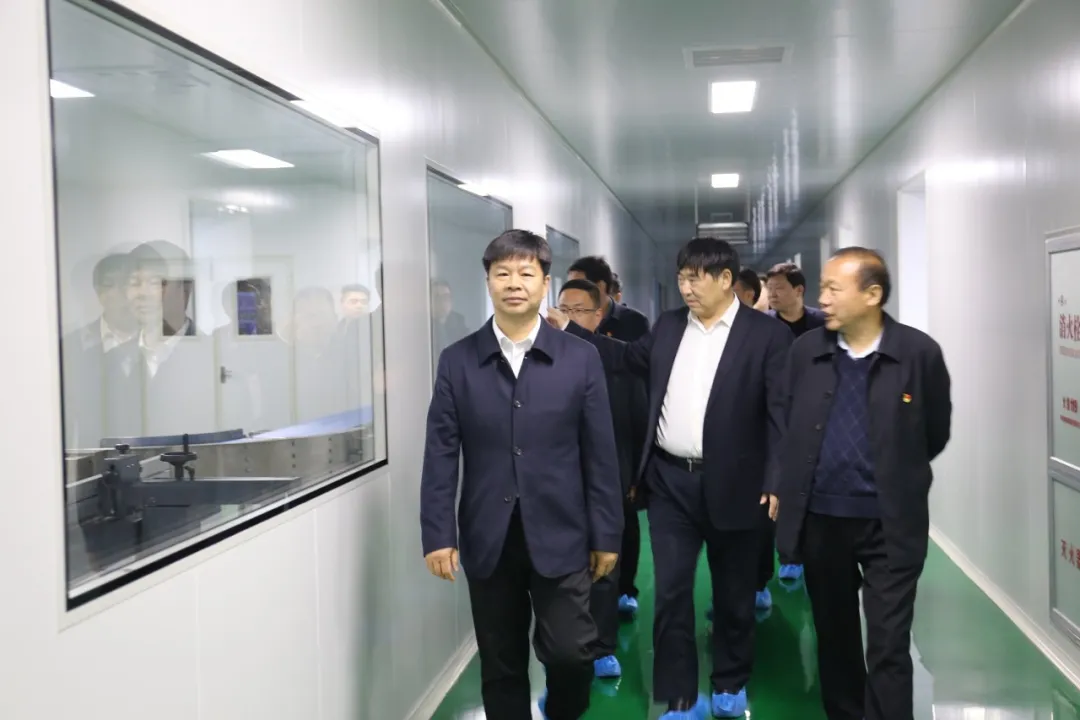 新蔡县委书记莅临龟鹿药业集团视察指导工作! 新蔡县委书记莅临龟鹿药业集团视察指导工作!