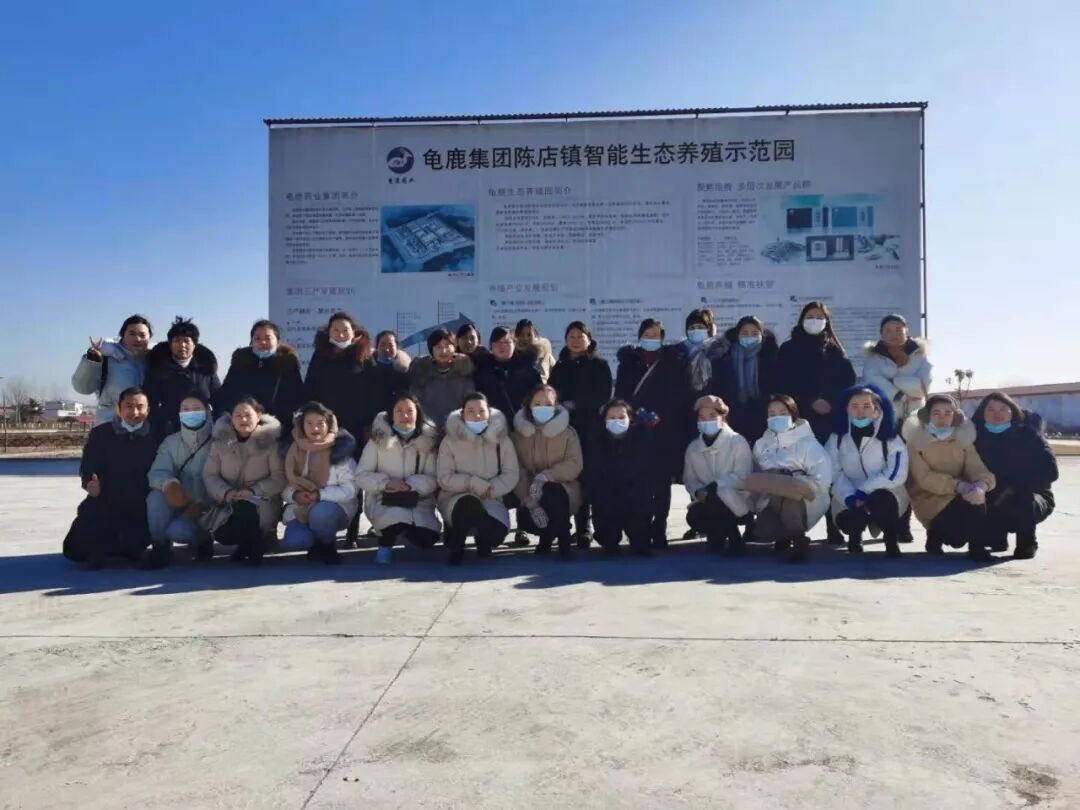 阜阳天地仁和大药房连锁店长考察团莅临龟鹿药业考察指导工作