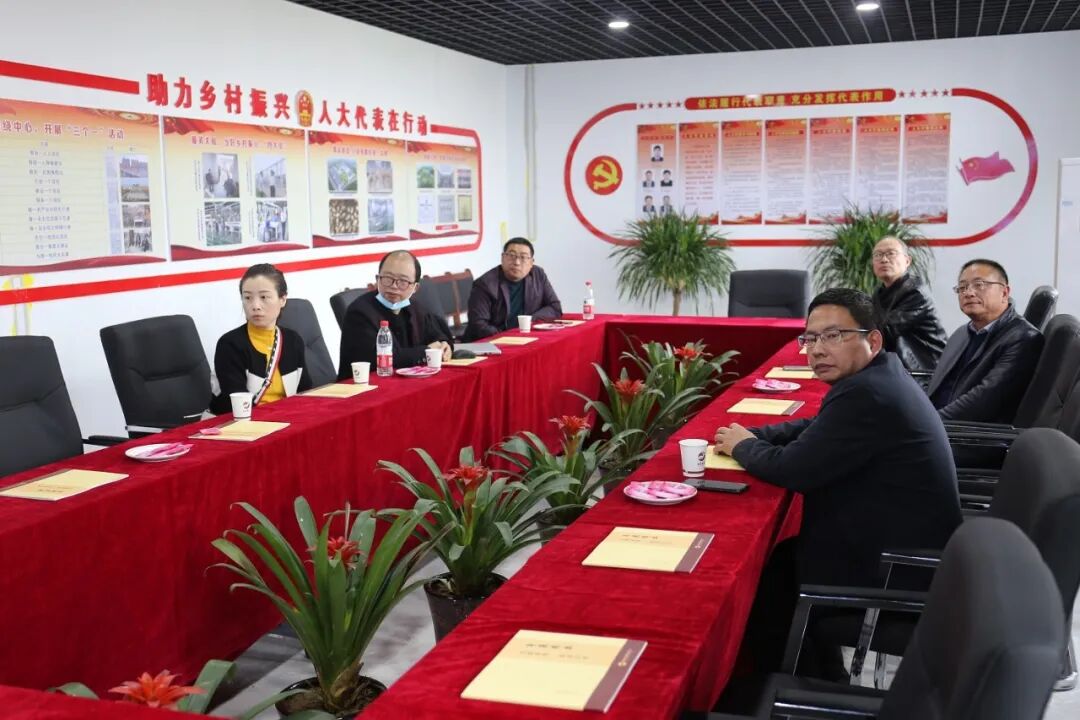 河南羚锐制药客人莅临龟鹿药业考察交流，夯实双方合作基