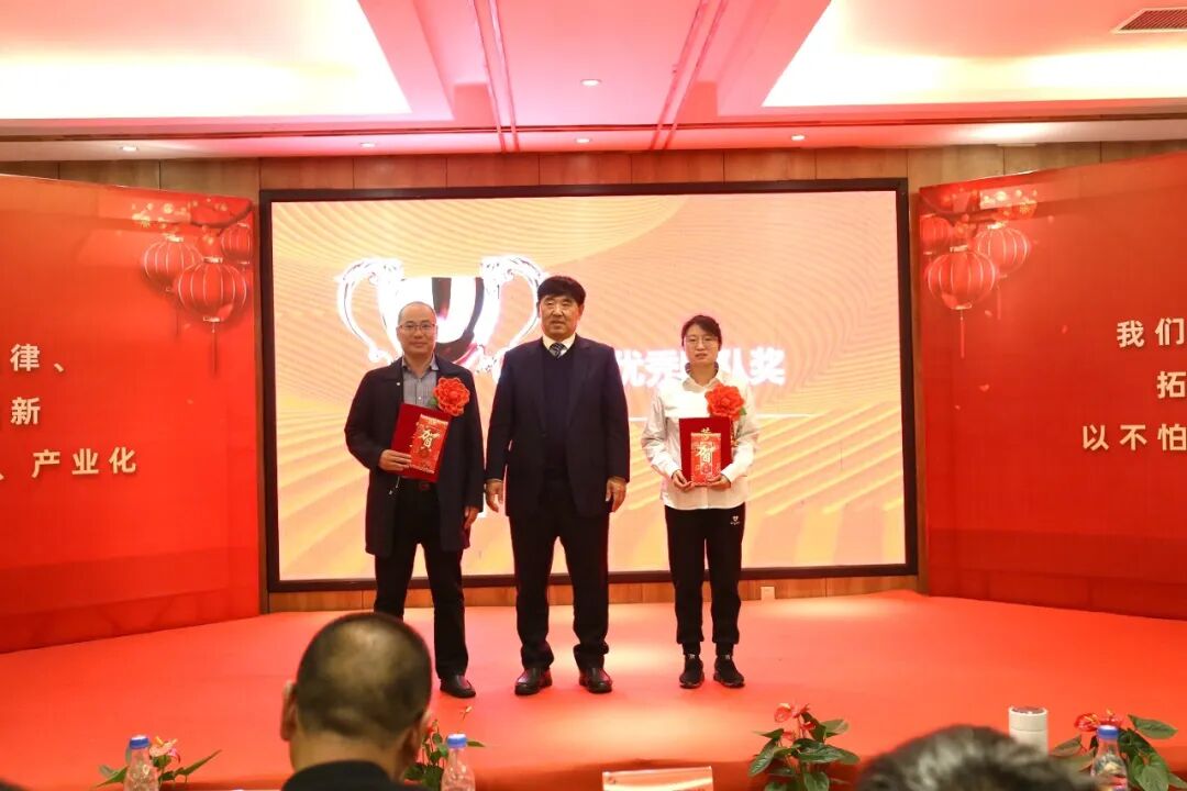 龟鹿药业2021年会盛典丨协同突破 变革成长