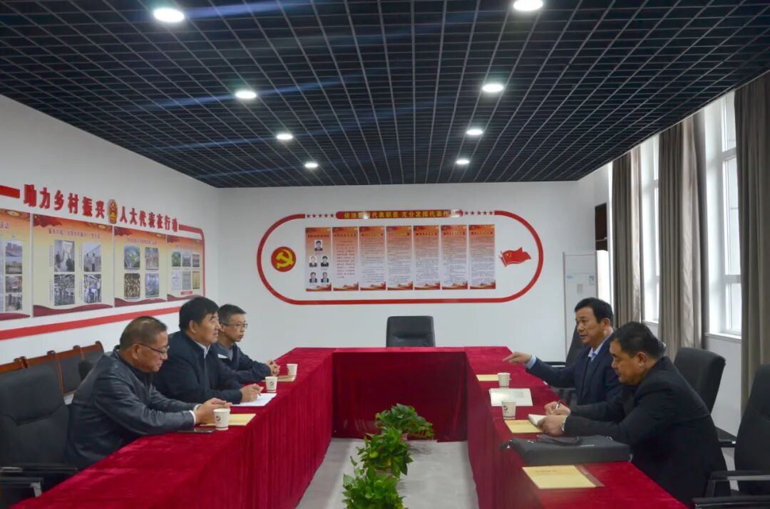 新蔡县法院院长走进龟鹿药业，倾听人大代表心声，助力优化营商环境