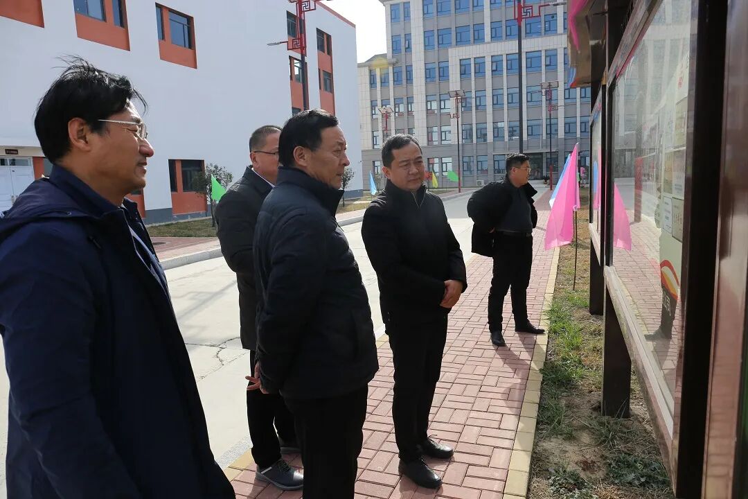 新蔡县相关部门领导深入龟鹿药业开展“企业服务日”活动