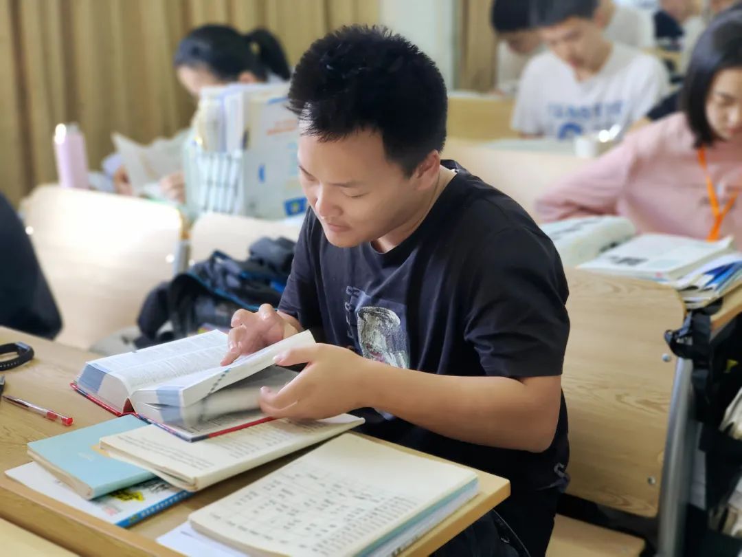 杭州最好高复学校_浙江杭州高复学校排名_杭州高复学校哪个好