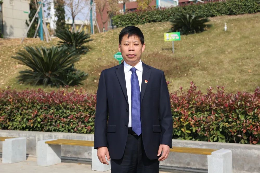 汝州市一高_汝州一高校长张新讲教育理念_农村高中素质教育发展