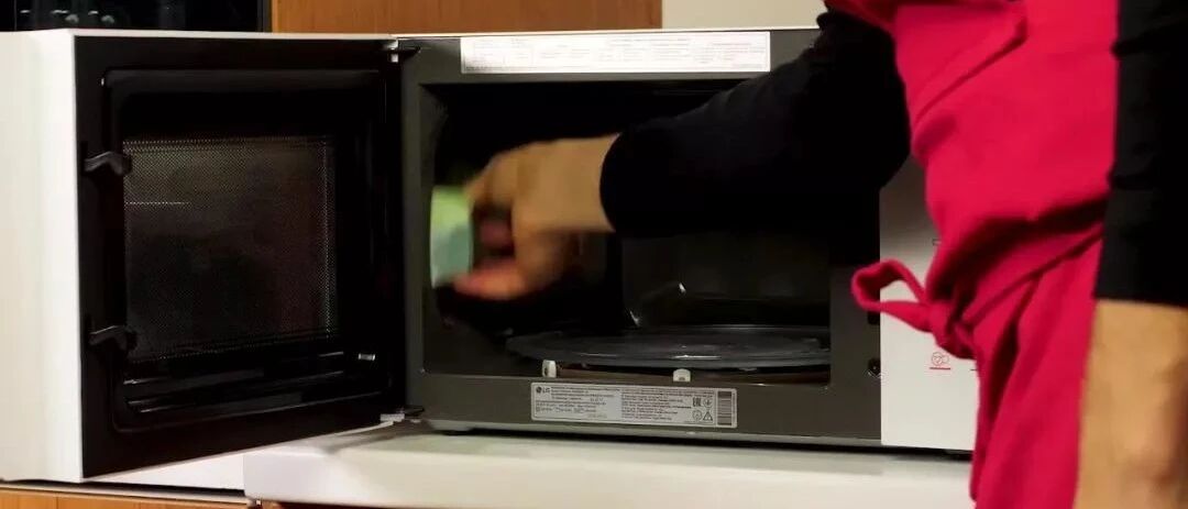 性命攸关！绝不能放进微波炉的10样东西，最后一个太意外！