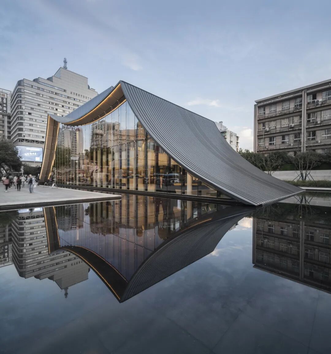 艺术与设计 - 不对称建筑设计,完美的平衡格局