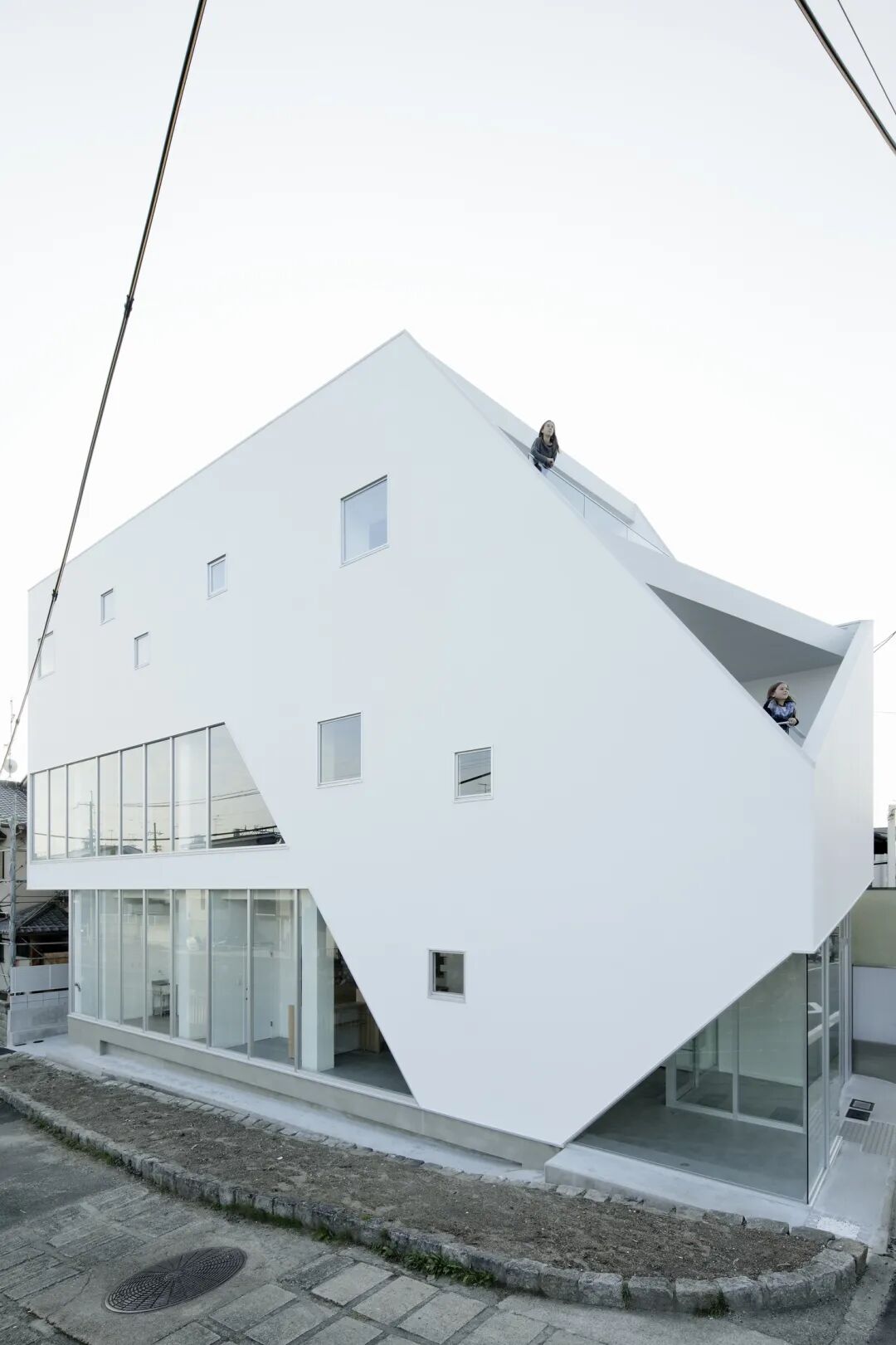 艺术与设计 - 不对称建筑设计,完美的平衡格局