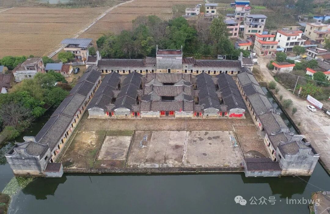 修缮完成的鹤湖围