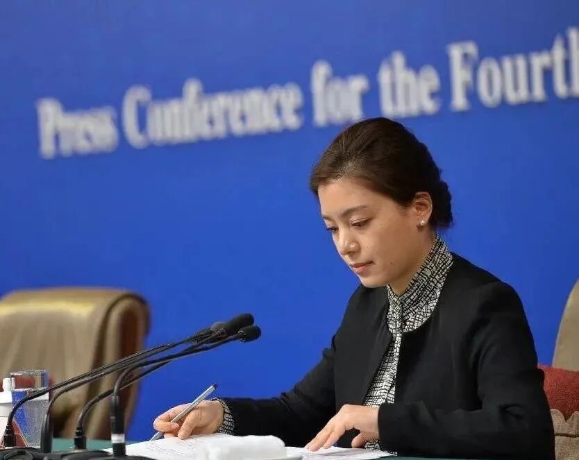 中美交锋中爆红的“美女翻译”，16年前在演讲比赛中，就开始给美国“上课”了（组图） - 8