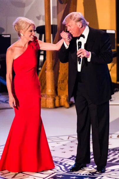 �Ϲ�����ͳ��ͱ���ӣ�ǣ������·��Ұ��Ů���������������������ĵ�һ���ˡ���