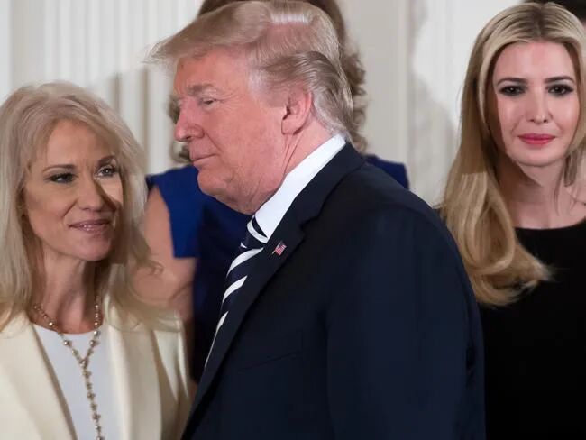 �Ϲ�����ͳ��ͱ���ӣ�ǣ������·��Ұ��Ů���������������������ĵ�һ���ˡ���