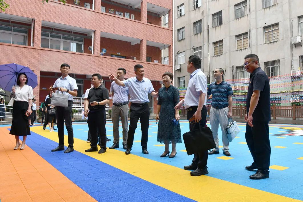 新民小学校长照片图片