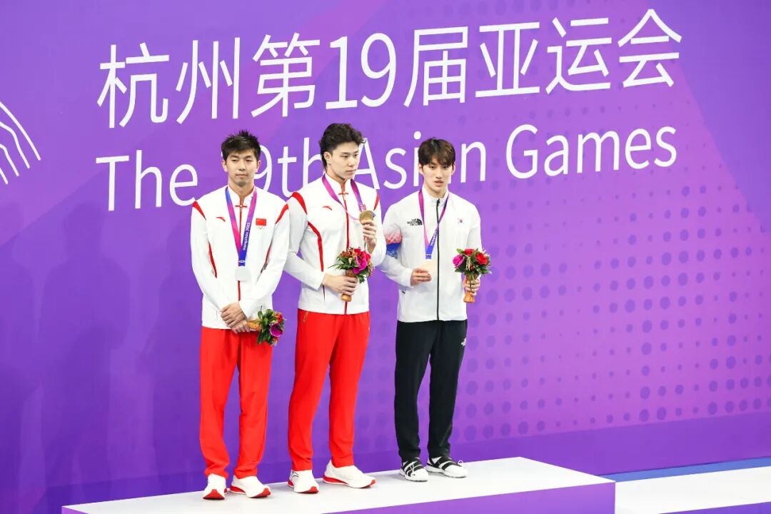 闫子贝夺银!"如果有梦想,请一定加油"_汉水襄阳