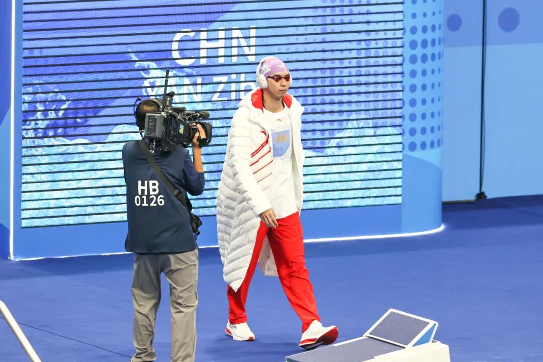 闫子贝夺银!"如果有梦想,请一定加油"_汉水襄阳