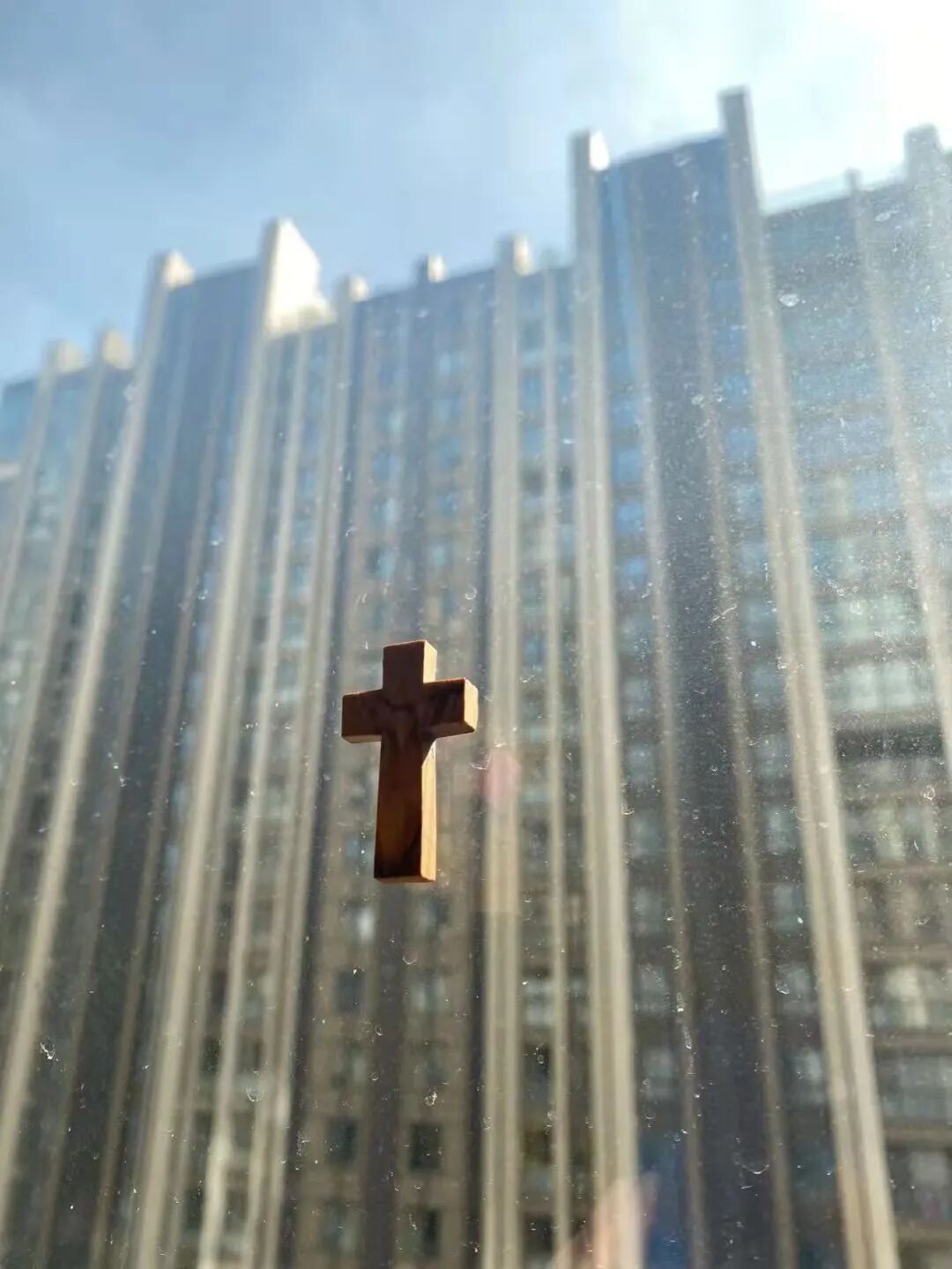 指责别人最容易，认识自己最难，爱最伟大！