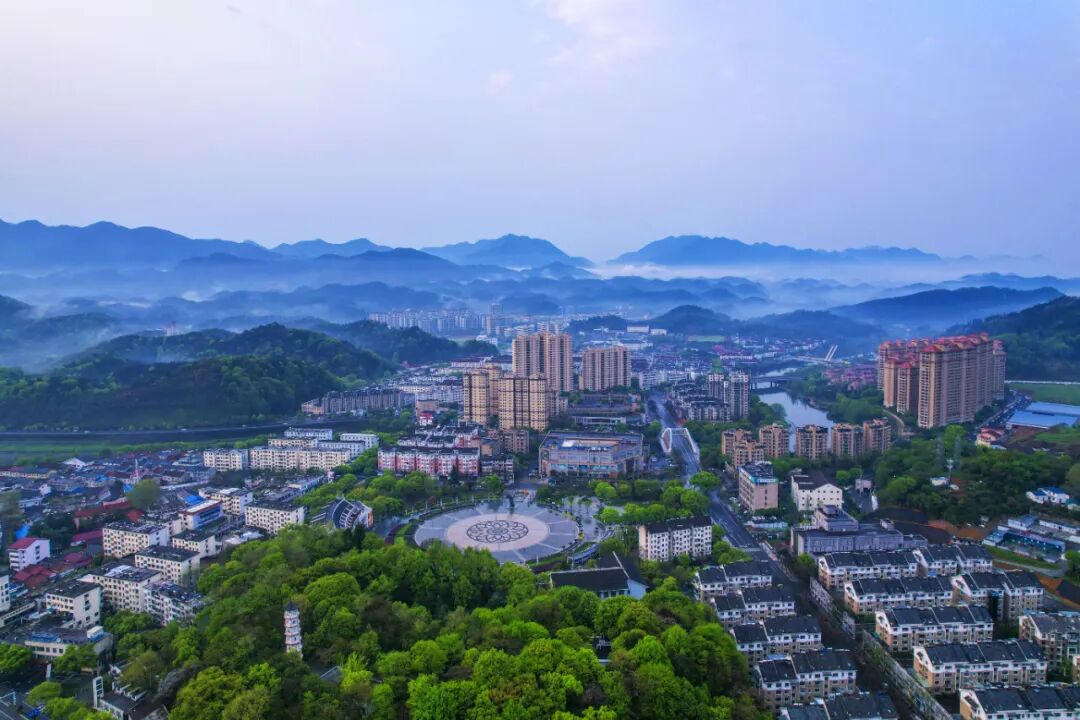 群山环绕的常山县。图源：常山传媒集团