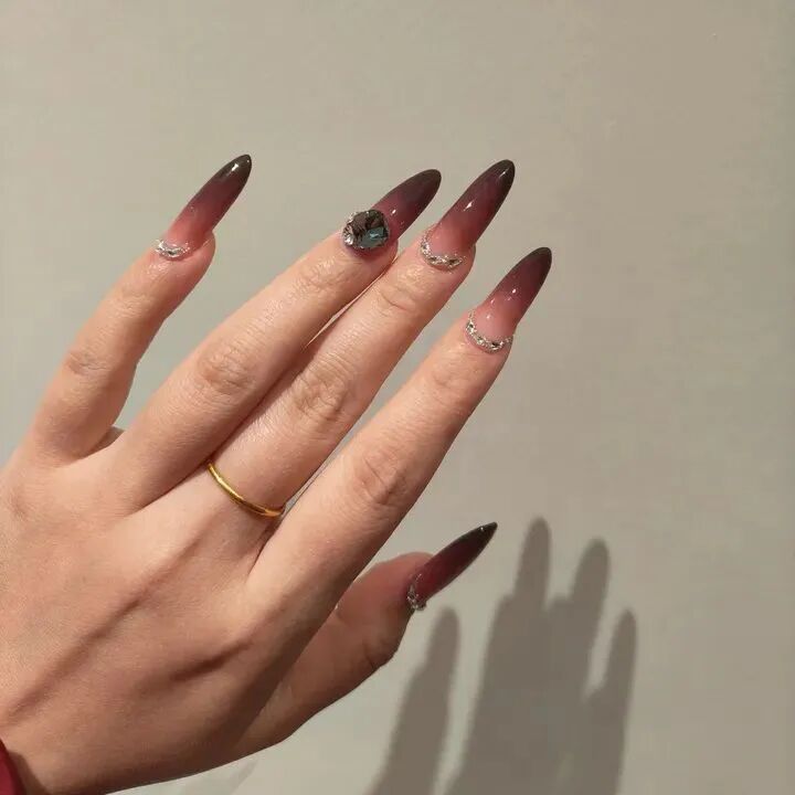 图源:钱江晚报毛毛认为自己并没有把做美甲当做一份工作,相反会觉得"