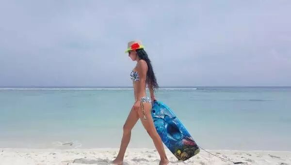 【美女】50岁大妈18身材，性感美胸若隐若现，一出场全场都沸腾！（视频/组图） - 27