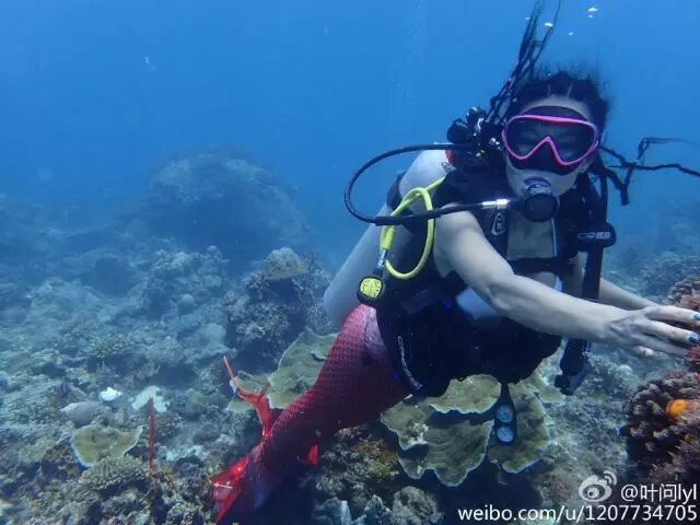 【美女】50岁大妈18身材，性感美胸若隐若现，一出场全场都沸腾！（视频/组图） - 24
