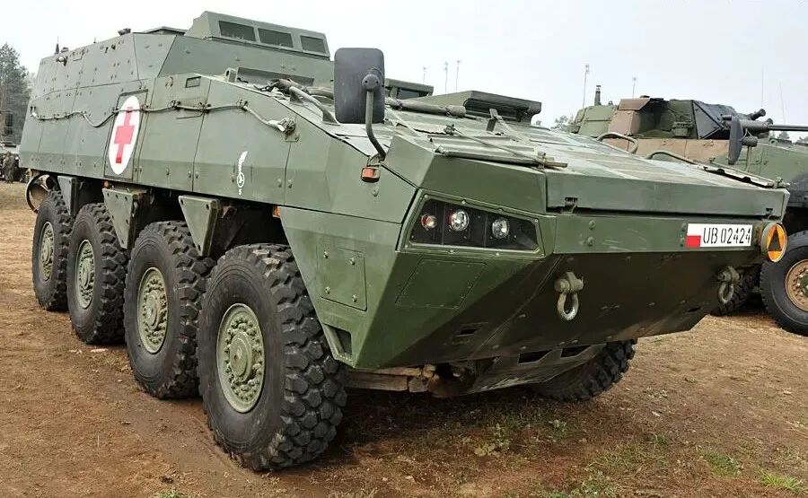 波兰狼獾轮式装甲车施展换头术，加装长钉导弹强化反坦克能力的图17