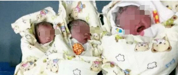 因爸爸姓“鸡”，想让三胞胎随母姓，奶奶随口而出3个名全家笑了