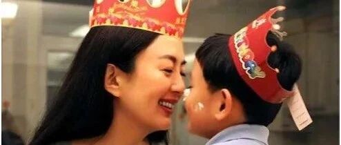 她在拍戏途中意外怀孕，如今11年过去了，孩子的父亲依旧是个谜