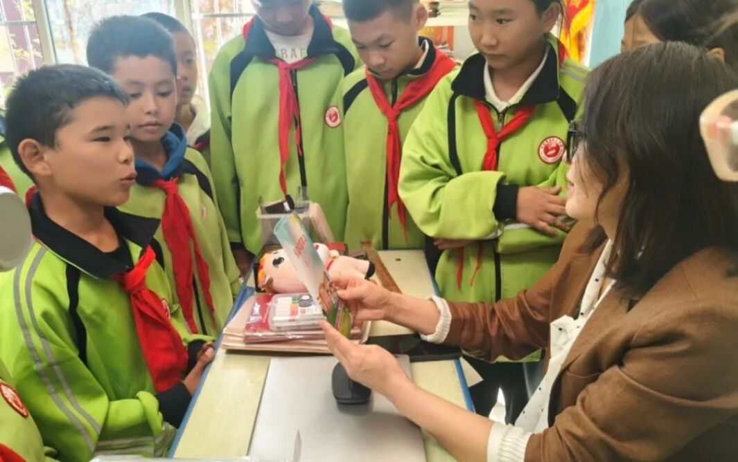 博乐市九中禁毒宣传1 (4).jpg