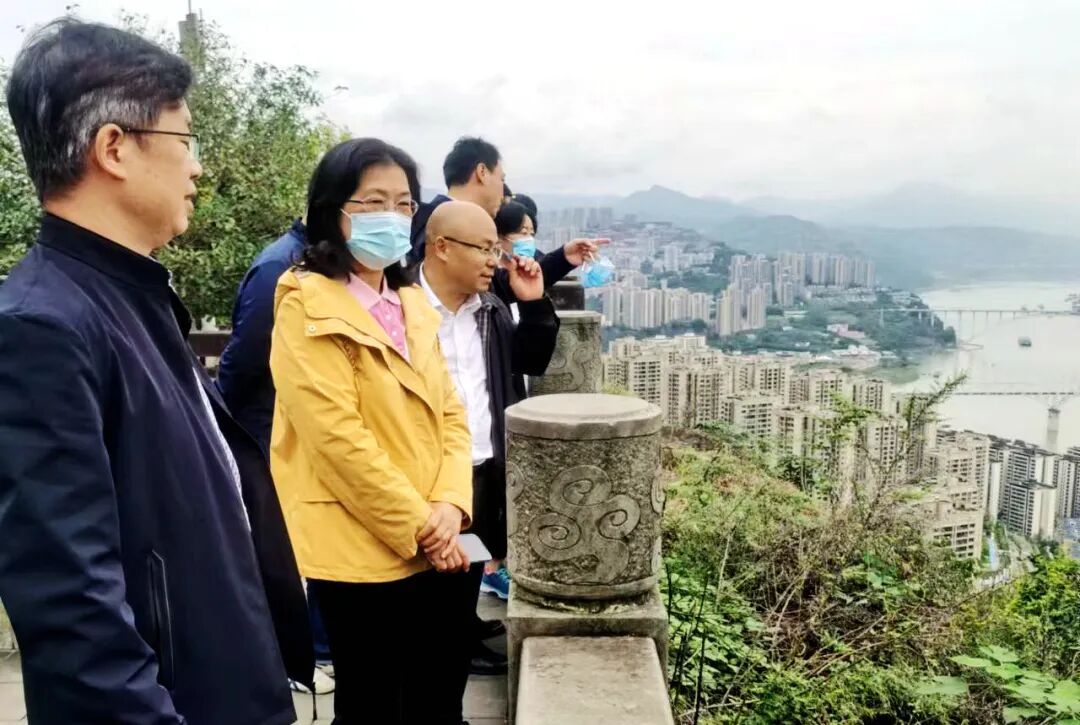 韩顺芳率黄浦区代表团赴重庆万州学习考察,慰问援外干部