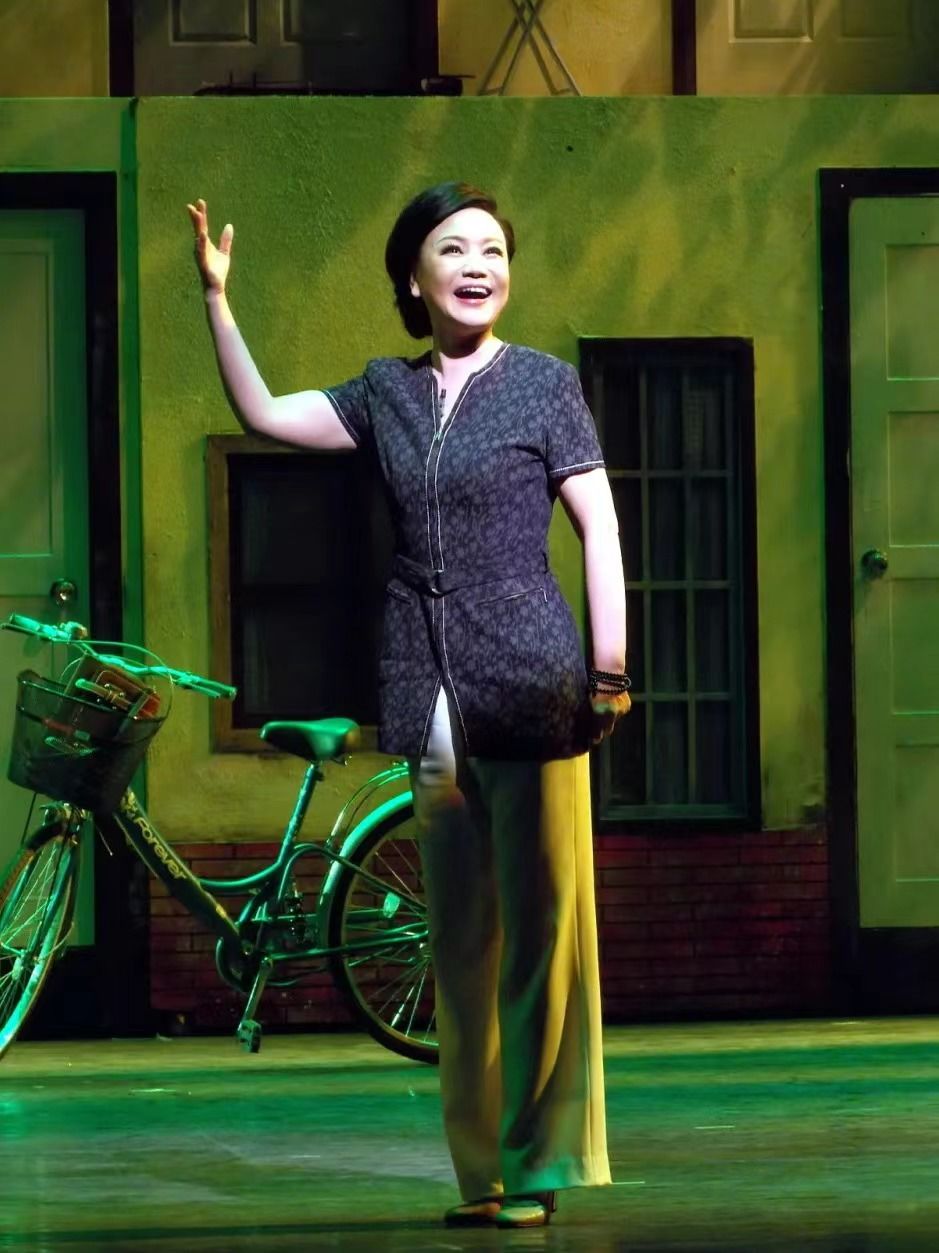 就在12月16日晚,沪剧表演艺术家陈苏萍在这里讲述她的舞台故事