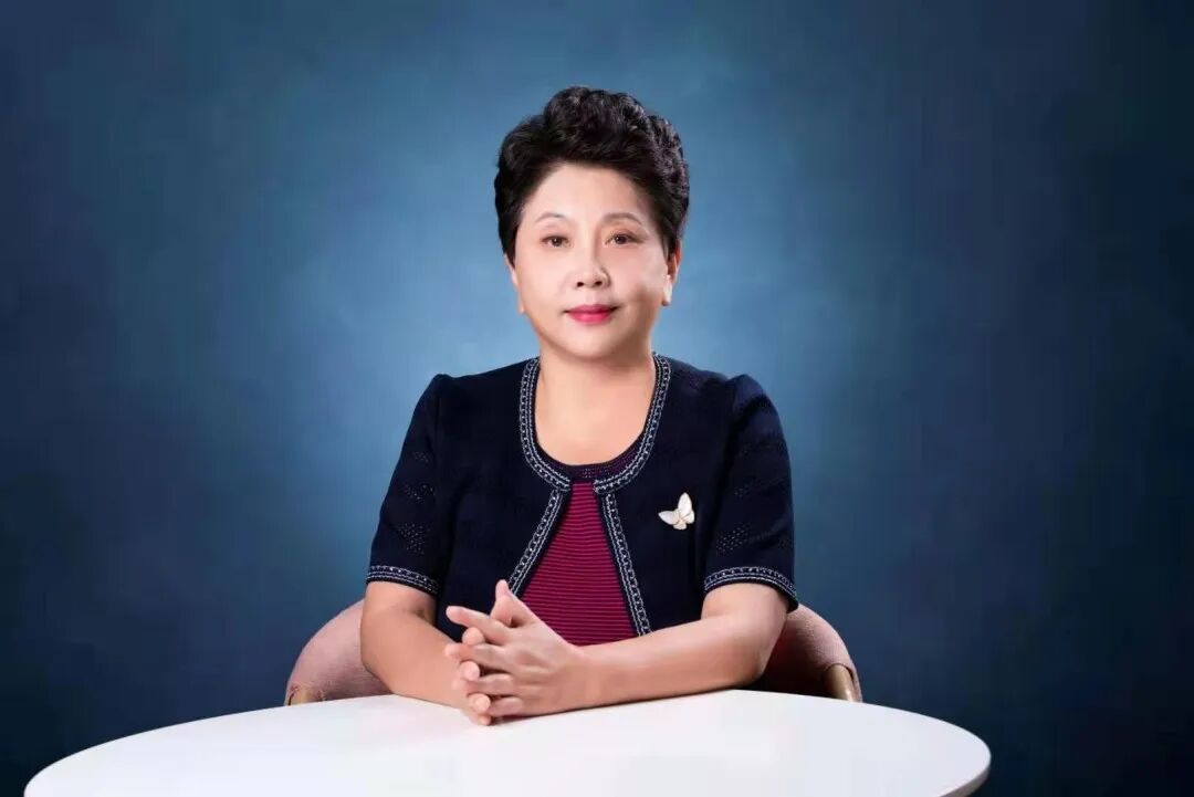 逆势而上京城传奇女校长与君诚的第三个十年