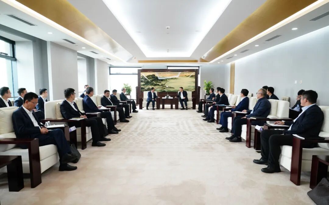 白忠泉与杨长利会谈