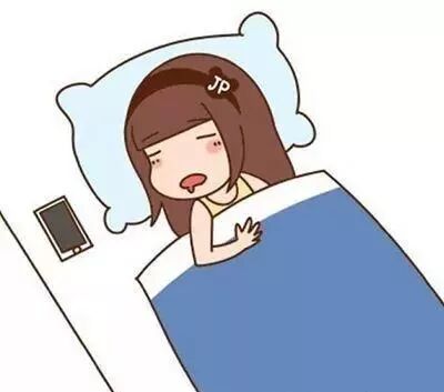 10,将手机放在沙发/床上充电 发热是导致手机电池寿命缩短的元凶.