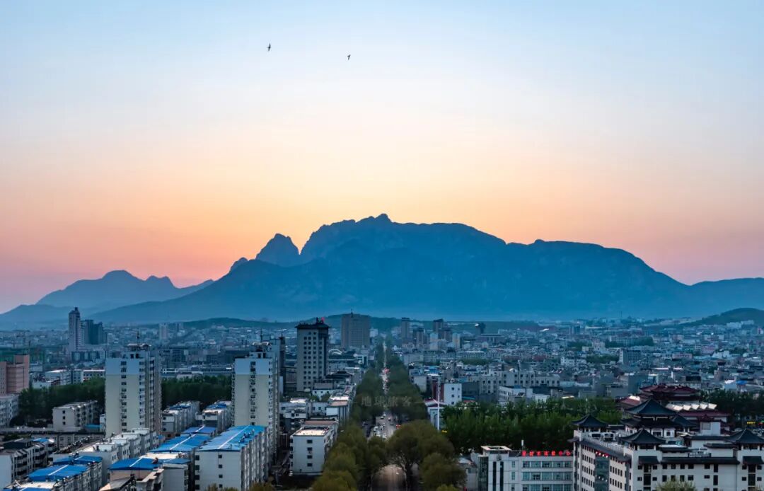 中岳是什么山 最能代表中国人精神气质的山为什么是嵩山？