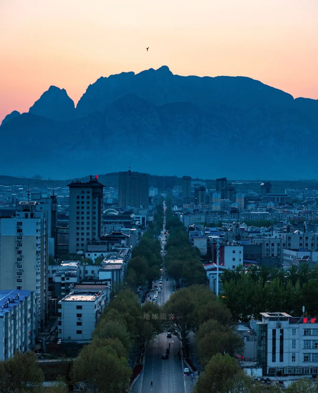 中岳山指的是_中岳是什么山_中岳山神是谁