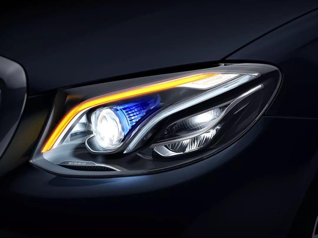 智者，大(dà)成丨新款梅賽德斯-奔馳E級車煥“芯”上市 再領豪華行政座駕典範(圖16)