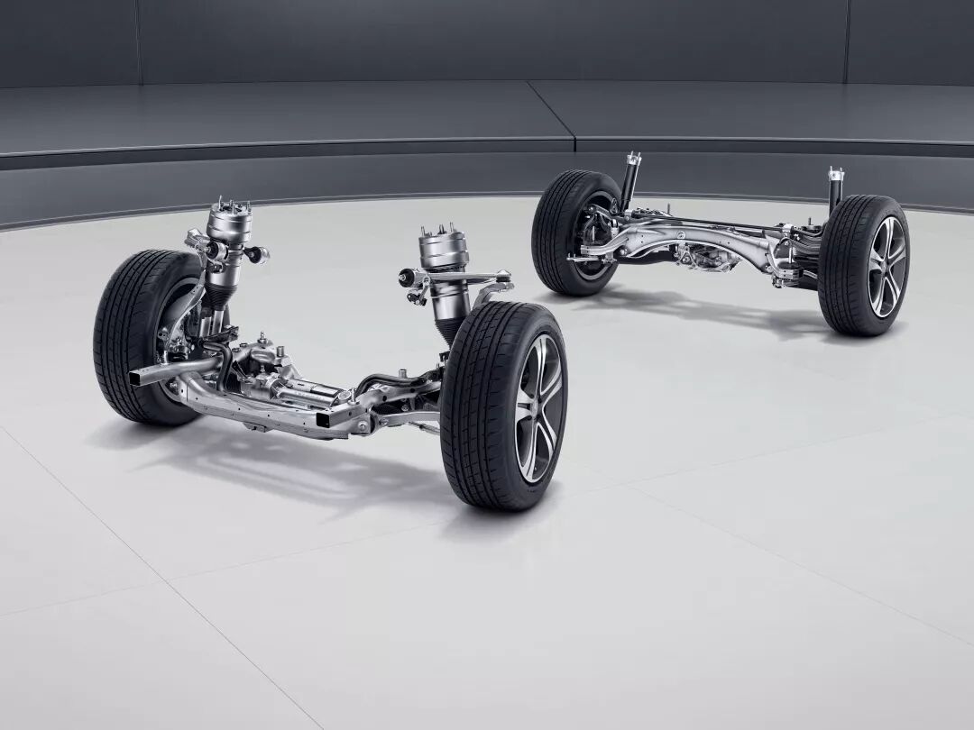 智者，大(dà)成丨新款梅賽德斯-奔馳E級車煥“芯”上市 再領豪華行政座駕典範(圖8)