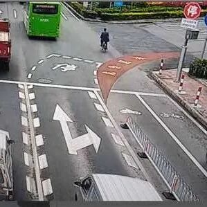 右转弯必停禁令标志