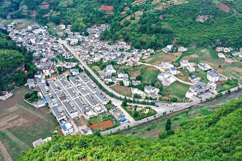 干净整洁的村庄。