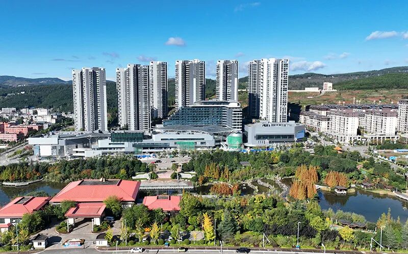 环境优美的县城。