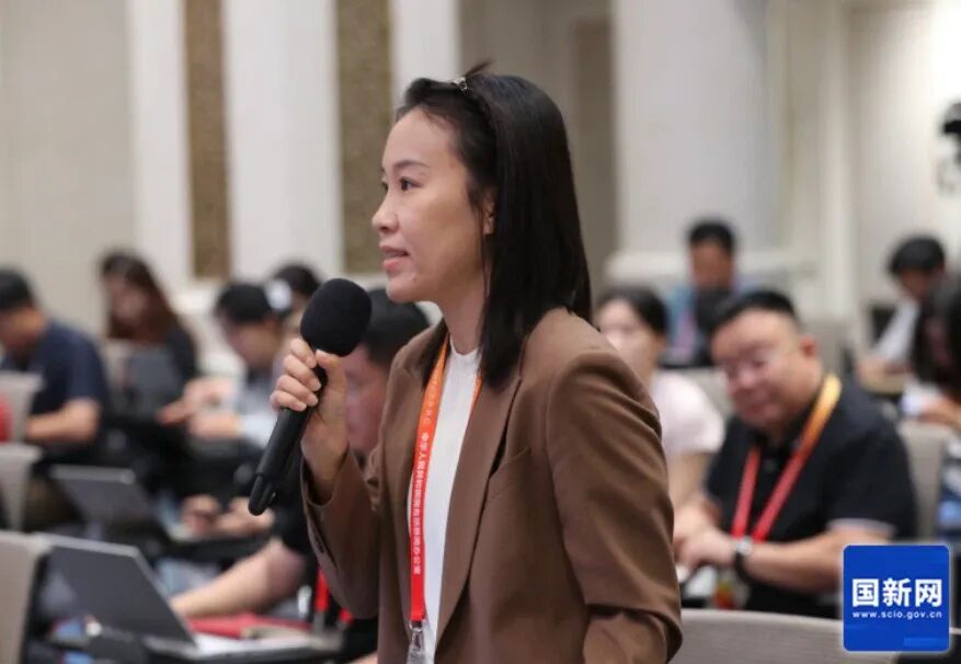 中国财经报记者提问