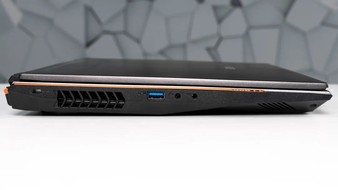 显卡怎么拆下来_拆显卡注意事项_显卡拆了怎么装回去