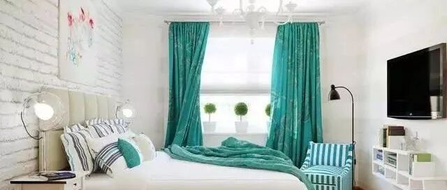 窗帘别再做满墙了，费钱，还不好看，比窗户宽20厘米就足够了